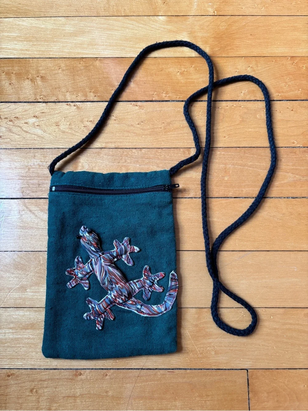 Vintage Crossbody Bag | Green 7.5”x5” Purse w/ Eclectic 3D Gecko Lizard applique